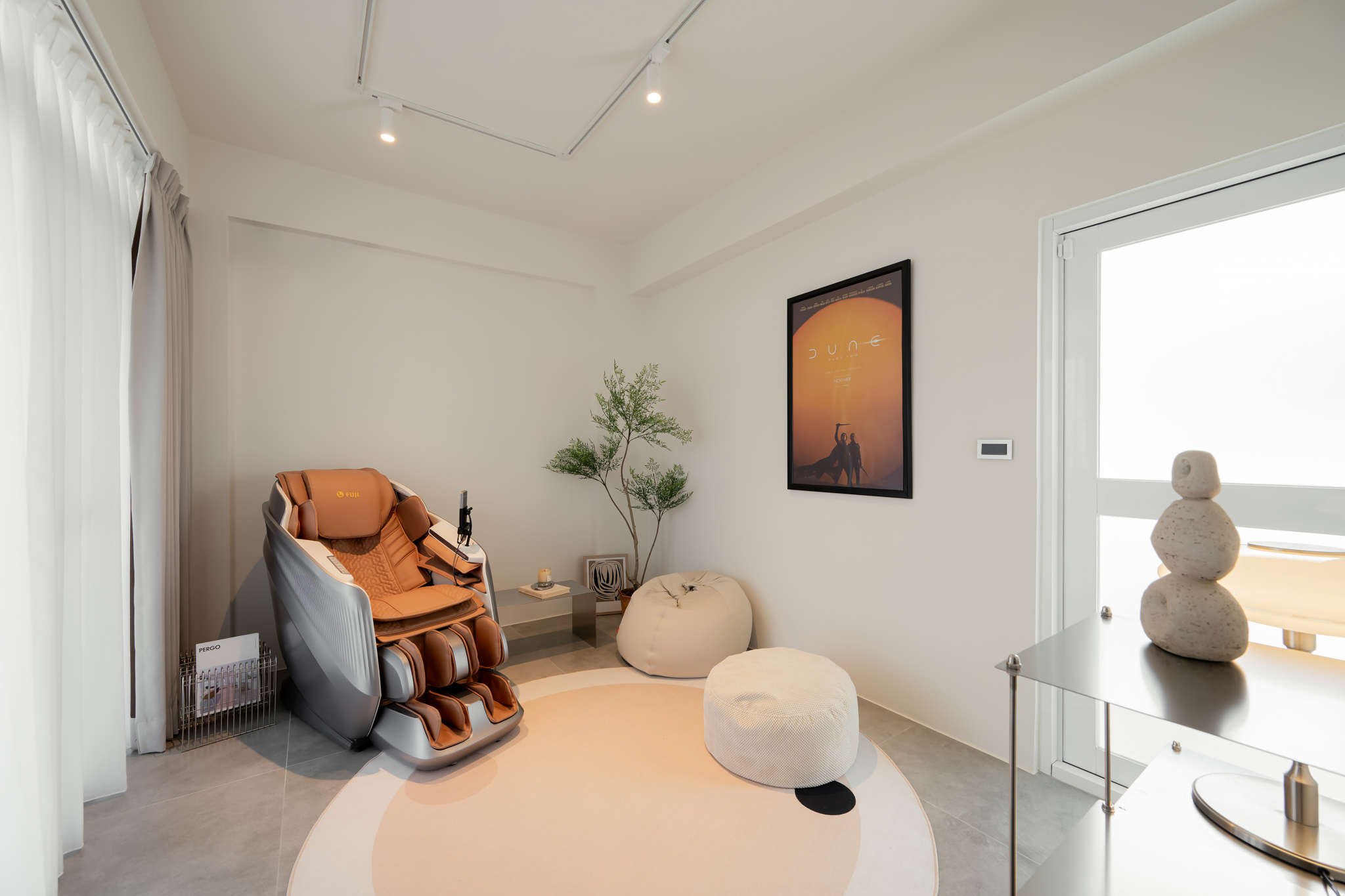 Private fifth-floor lounge for the Verdant Suite